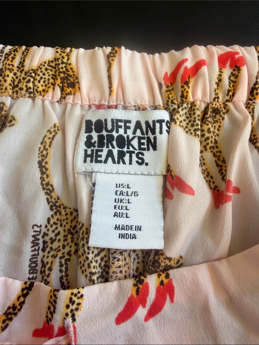 Bouffants & Broken Hearts Leopard in Pink Heels Pajama Set Size L - Picture 6 of 10